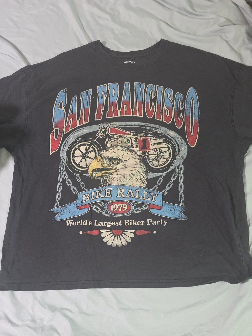 Arizona Jean Company San Francisco Black Graphic Tee with Red & Blue Print
